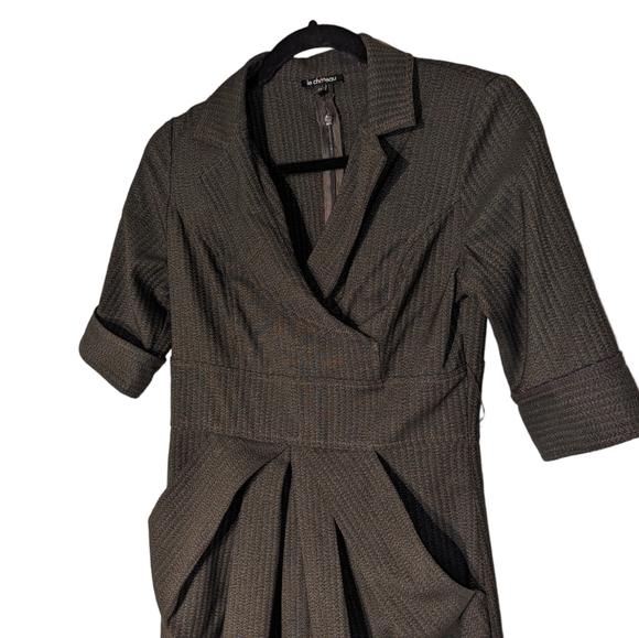 Le Chateau brown work dress with pockets, made in Canada - Picture 3 of 5